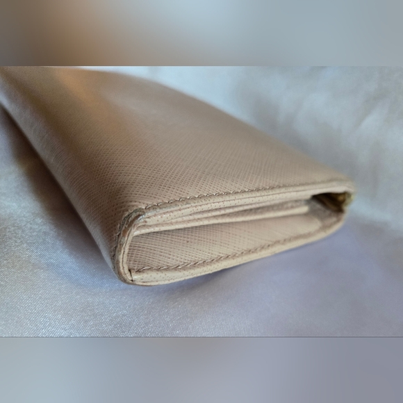 Salvatore Ferragamo Miss Vara Bow 3/4 Zip Leather Wallet - Picture 4 of 16